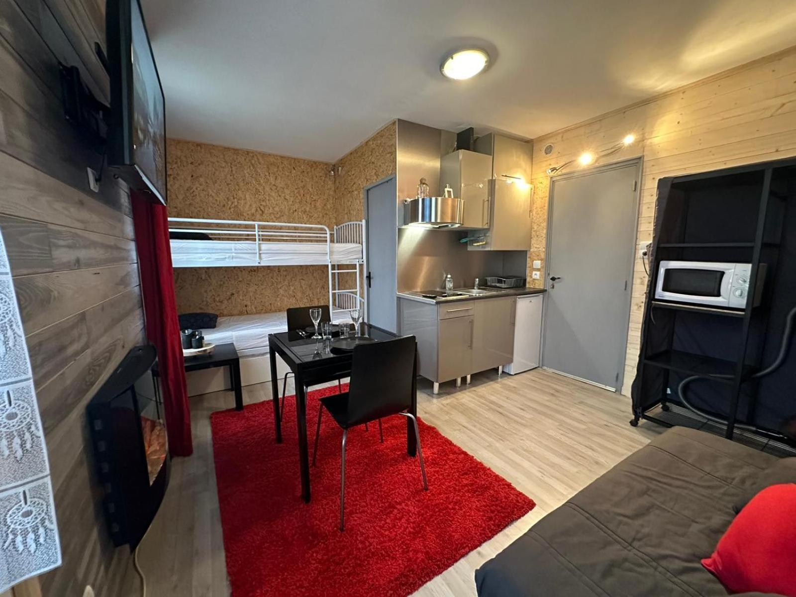 Ferienwohnung Le Chaleureux Cocon Rouge Ustou Exterior foto